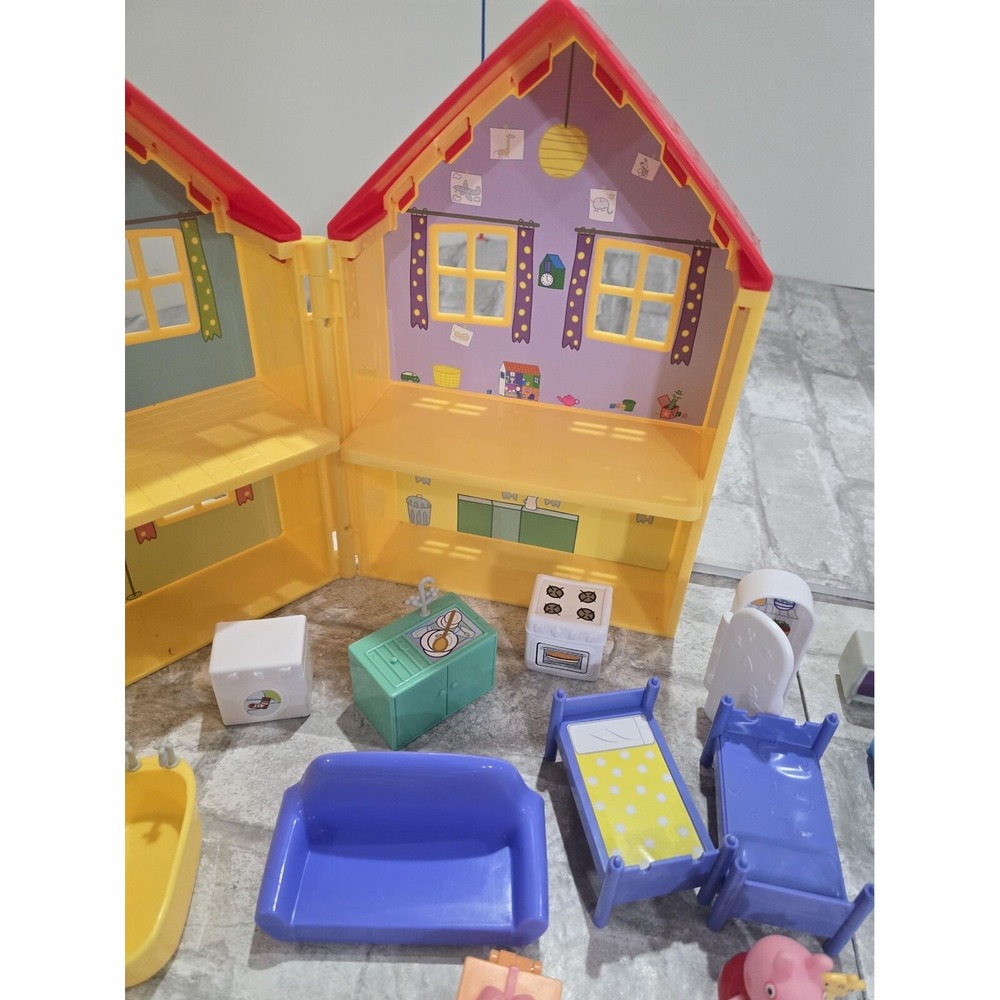 Peppa Pig House with Yellow Van Vehicle, 13 Furniture Accessories Kitchen Bathro - Picture 4 of 10